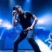 Morre Brad Arnold, vocalista e fundador do 3 Doors Down, aos 47 anos. Cantor enfrentava câncer renal avançado e deixa legado no rock internacional, incluindo hits como “Kryptonite” e “Here Without You”.