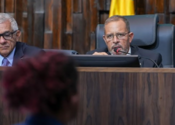 Projeto aprovado pela Alerj garante cancelamento mais rápido de serviços como internet, TV por assinatura e cartões de crédito. Texto segue para sanção do governo.
