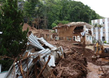 Lula sobrevoa região afetada por temporais em Minas e reforça apoio federal
