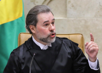 CPI do Crime Organizado convoca empresário do Banco Master e irmãos do ministro Dias Toffoli e aprova quebra de sigilos bancário, fiscal e telefônico.