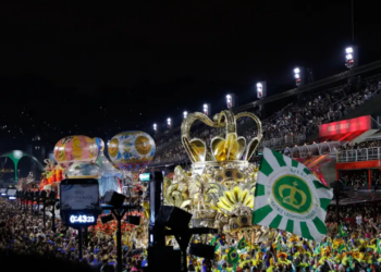 Rio de Janeiro deve receber cerca de 8 milhões de pessoas no Carnaval. Aeroportos, Rodoviária Novo Rio e Ponte Rio-Niterói terão operação especial para atender alta demanda.