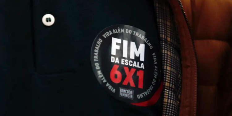 Estudo da Nexus revela que 84% dos brasileiros defendem ao menos dois dias de descanso semanal e maioria apoia o fim da escala 6x1 sem corte de salário.