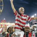 O Desfile das Campeãs do Carnaval 2026 acontece neste sábado na Sapucaí, com as seis primeiras colocadas, incluindo a grande campeã Viradouro, celebrando a cultura das escolas de samba.