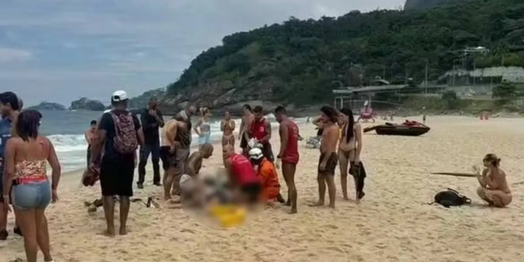 Um acidente com asa-delta na Praia de São Conrado, no Rio, resultou na morte de um homem e deixou uma mulher em estado grave. Caso é investigado pela Polícia Civil.
