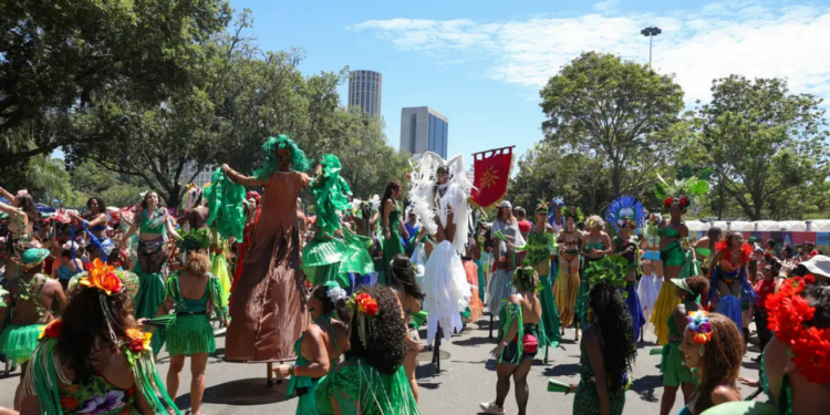 Durante o Carnaval de 2026, bloqueios de celulares pelo aplicativo Celular Seguro cresceram quase 40% em relação ao ano anterior, refletindo maior adesão da população à proteção de dispositivos móveis.