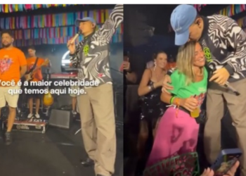 Durante show na Marquês de Sapucaí, João Gomes homenageou a cientista Tatiana Sampaio, pesquisadora de medicamento experimental para recuperação de movimentos em pacientes com lesão medular.
