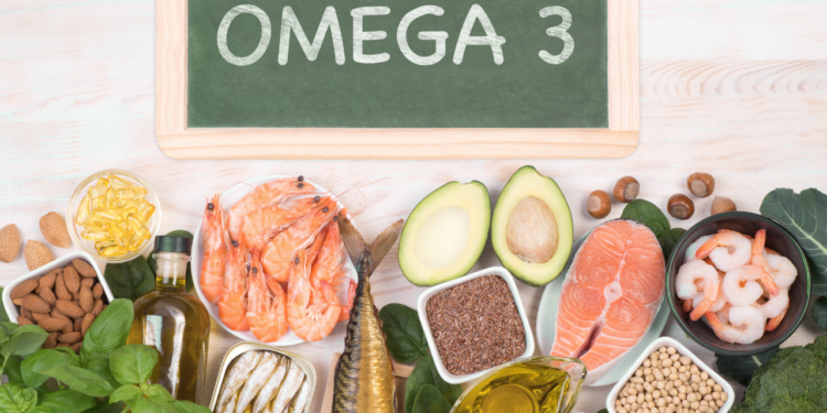 O ômega 3 oferece benefícios que vão além do coração, atuando no cérebro, sistema nervoso, função muscular e metabolismo. Descubra como incorporá-lo na rotina.