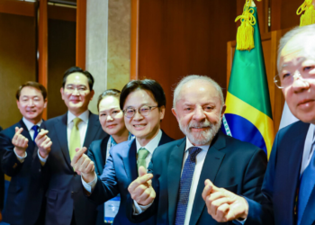 No Fórum Empresarial Brasil-Coreia do Sul, Lula discutiu expansão de investimentos, geração de empregos e novos lançamentos espaciais com empresas sul-coreanas, fortalecendo a cooperação bilateral.