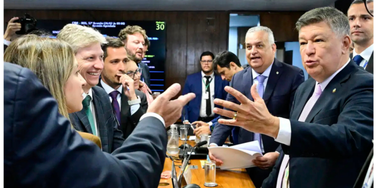 CPMI do INSS aprova quebra de sigilo de Fábio Luís Lula da Silva e amplia investigação sobre esquema nacional de descontos associativos não autorizados que afetou aposentados.
