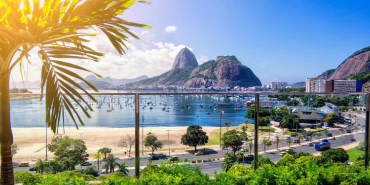 O Rio de Janeiro completa 461 anos neste domingo (1º) com celebrações que incluem missa, distribuição de bolo, rodas de samba e apresentações de jazz e MPB em Santa Teresa.