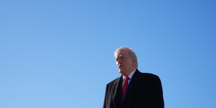O governo dos Estados Unidos organizará uma cúpula na Flórida com líderes latino-americanos em 7 de março, buscando fortalecer sua influência e responder ao crescimento da presença chinesa na região.
