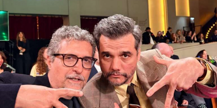 O filme brasileiro "O Agente Secreto", de Kleber Mendonça Filho e Wagner Moura, vence prêmio de Melhor Filme Internacional no Film Independent Spirit Awards, reforçando a presença do cinema brasileiro no cenário global e fortalecendo suas chances no Oscar 2026.