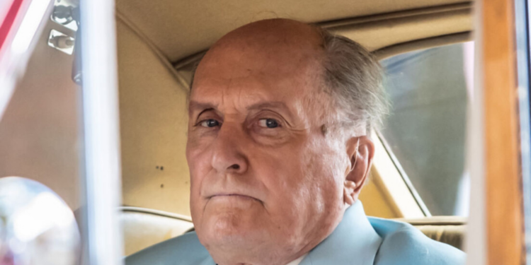 O ator Robert Duvall faleceu aos 95 anos em Middleburg, Virgínia. Vencedor do Oscar e estrela de clássicos como O Poderoso Chefão e Apocalypse Now, deixou legado duradouro no cinema mundial.