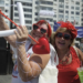 Passistas podem atingir até 162 batimentos por minuto durante o Carnaval; cardiologistas recomendam cuidados como hidratação, alimentação leve e evitar álcool e energéticos