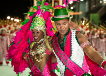 A contagem oficial das notas do Grupo Especial do Carnaval do Rio de Janeiro 2026 começa nesta quarta (18) na Cidade do Samba. Saiba as novidades do julgamento e critérios de desempate.