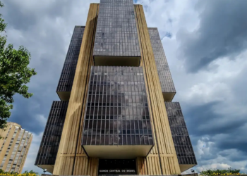 O Fundo Garantidor de Créditos começará a repassar R$ 5 bilhões a credores do Banco Pleno. Pagamentos serão feitos pelo aplicativo do FGC, garantindo segurança e limite de R$ 250 mil por cliente.