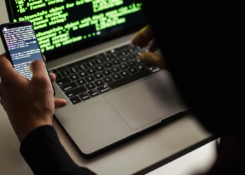 Programa Hackers do Bem anuncia 25 mil vagas em 2026 para cursos de cibersegurança, oferecendo capacitação prática e oportunidades para iniciantes, estudantes e profissionais de TI.