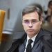 O ministro André Mendonça, do STF, decidiu que Daniel Vorcaro não é obrigado a depor na CPMI do INSS e na CAE do Senado e autorizou a retomada das investigações da PF sobre o Banco Master.
