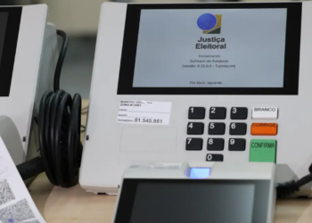 Calendário das Eleições 2026 já está definido. Prazo para transferência do título vai até 6 de maio e os dois turnos ocorrem em 4 e 25 de outubro.