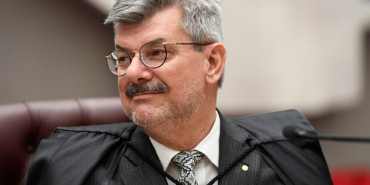 Investigação por assédio sexual mantém ministro do STJ fora do cargo