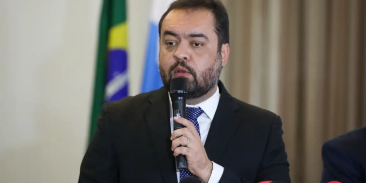 Caso no TSE coloca mandato de Cláudio Castro sob risco