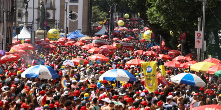 Operações do Carnaval resultam em prisões, apreensões e retirada de armas nas ruas do Rio