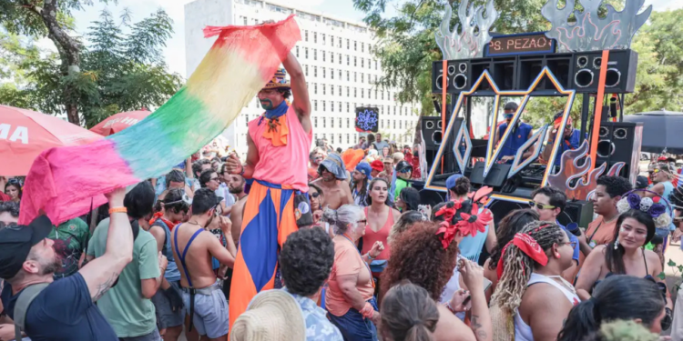 De carrinho de som a fenômeno cultural: Aparelhinho celebra 15 carnavais nas ruas de Brasília