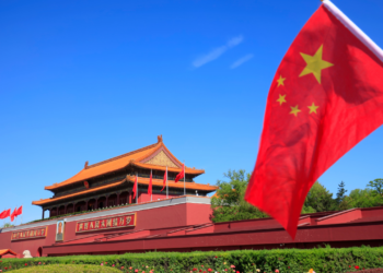 Ano Novo Chinês 2026 inicia no signo do Cavalo de Fogo, marcando período de movimento, esperança, tradições culturais e encontros familiares.