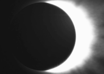 Eclipse solar anular ocorre nesta terça-feira (17) e poderá ser observado parcialmente no hemisfério sul. Confira horários, locais e cuidados para ver com segurança.