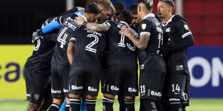 Derrota na altitude complica o Botafogo na segunda fase da Libertadores