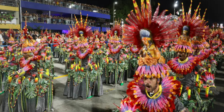 Terceiro dia de ensaios técnicos reforça clima de Carnaval na Sapucaí