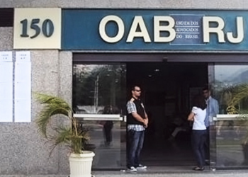 Família de advogado sepultado em novembro denuncia demora na análise de pedido de auxílio-funeral junto à OAB e à Caixa de Assistência no Rio de Janeiro.