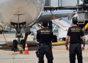 Argentino procurado por abuso sexual é extraditado pela Polícia Federal após prisão em Florianópolis com alerta da Interpol.
