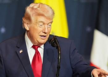 Durante a cúpula Escudo das Américas, Donald Trump afirmou que líderes latino-americanos estão em perigo por causa dos cartéis e sugeriu uso de armas dos EUA no combate ao crime organizado.