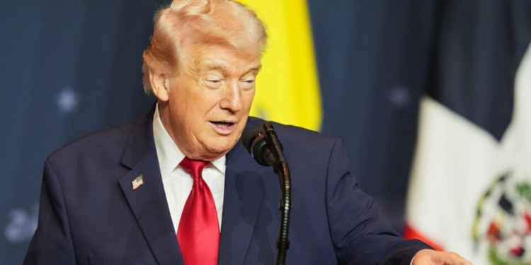 Durante a cúpula Escudo das Américas, Donald Trump afirmou que líderes latino-americanos estão em perigo por causa dos cartéis e sugeriu uso de armas dos EUA no combate ao crime organizado.