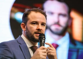 Dario Durigan é escolhido por Lula para assumir o Ministério da Fazenda após saída de Haddad.