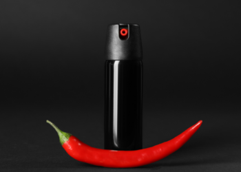 Liberação do spray de pimenta para mulheres gera debate sobre segurança