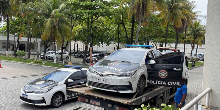 Operações no RJ combatem infiltração do crime organizado nas forças de segurança.