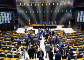 Governo federal anuncia bloqueio bilionário no orçamento e mantém investimentos estratégicos.