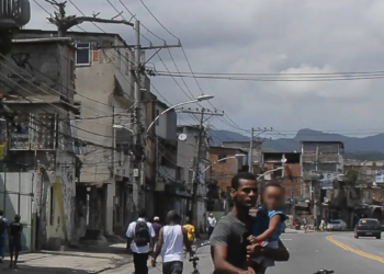 Rio de Janeiro cria o primeiro Observatório do Calor do Brasil para monitorar impactos das altas temperaturas em comunidades vulneráveis.