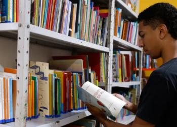 Alerj aprova projeto que cria o programa Jovens Embaixadores do Livro para incentivar leitura e formação cultural entre jovens no estado do Rio de Janeiro.