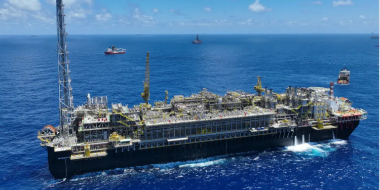 A Petrobras pagou R$ 277,6 bilhões em tributos e participações governamentais em 2025, mantendo-se a maior contribuinte do país e beneficiando União, estados e municípios.
