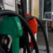 Petrobras aumenta o preço do diesel em R$ 0,38 por litro para distribuidoras. Governo zera PIS/Cofins temporariamente para reduzir impacto ao consumidor.