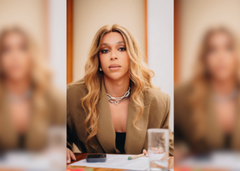 Erika Hilton (PSOL-SP) assume presidência da Comissão de Defesa dos Direitos da Mulher com 11 votos, tornando-se a primeira mulher trans no cargo. Parlamentares conservadores criticam, enquanto progressistas celebram.