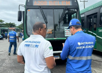 Seis ônibus foram retirados de circulação em Angra dos Reis após fiscalização identificar falhas de segurança e acessibilidade em veículos da Viação Senhor do Bonfim.