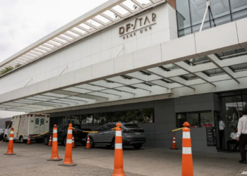 Jair Bolsonaro apresenta alteração na função renal e aumento de inflamação durante internação na UTI do Hospital DF Star, em Brasília, onde trata broncopneumonia bacteriana.