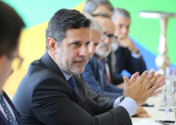 Mudança ocorre após saída de Camilo Santana para campanha eleitoral.