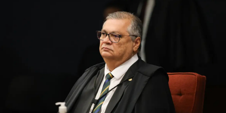 O STF requisitou documentos sobre emendas parlamentares do senador Carlos Viana à Igreja da Lagoinha, após suspeitas de direcionamento de R$ 3,6 milhões à Fundação Oásis.