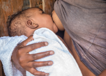 Anvisa autoriza Enflonsia, novo medicamento que previne infecções graves pelo vírus sincicial respiratório em bebês, ampliando opções de proteção para crianças pequenas.