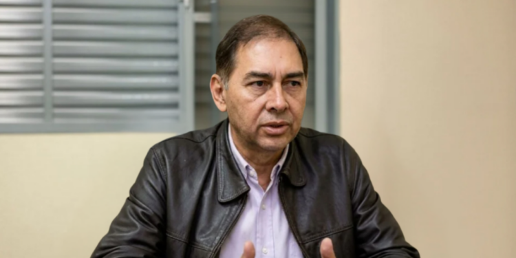 Ex-prefeito Alcides Bernal é preso por homicídio após atirar contra fiscal em Campo Grande. Caso envolve disputa por imóvel arrematado em leilão.